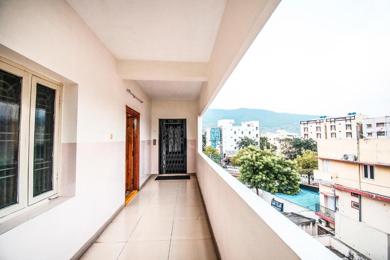 Fabhotel Aditya Yatri Nivas - Nr Tirupati Railway Station Экстерьер фото
